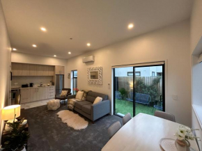 Spacious Inner City Townhouse Christchurch